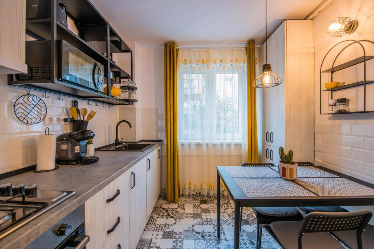 Kitty Sunflower Apartment Alba Iulia Extérieur photo