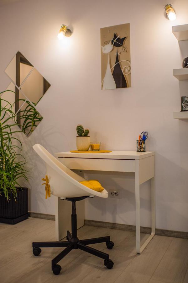 Kitty Sunflower Apartment Alba Iulia Extérieur photo