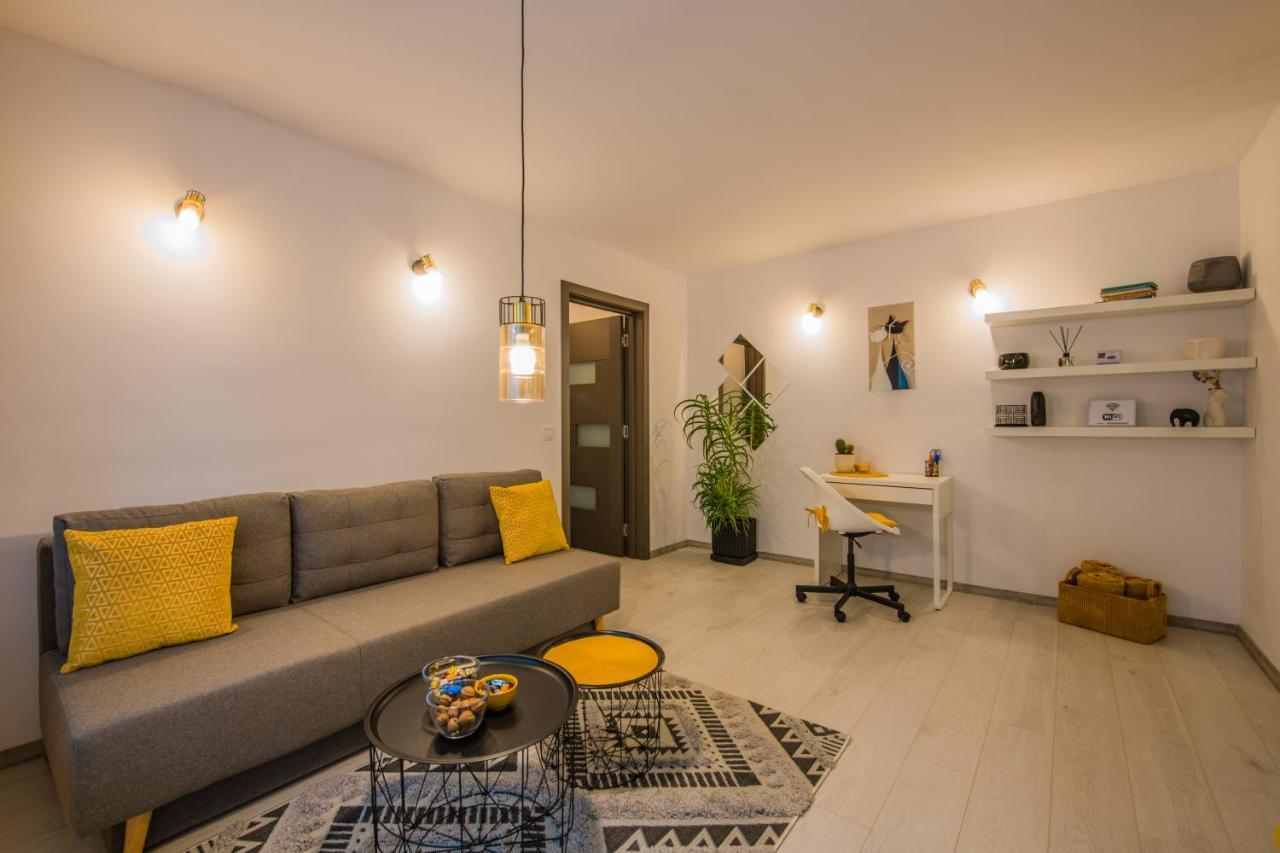 Kitty Sunflower Apartment Alba Iulia Extérieur photo