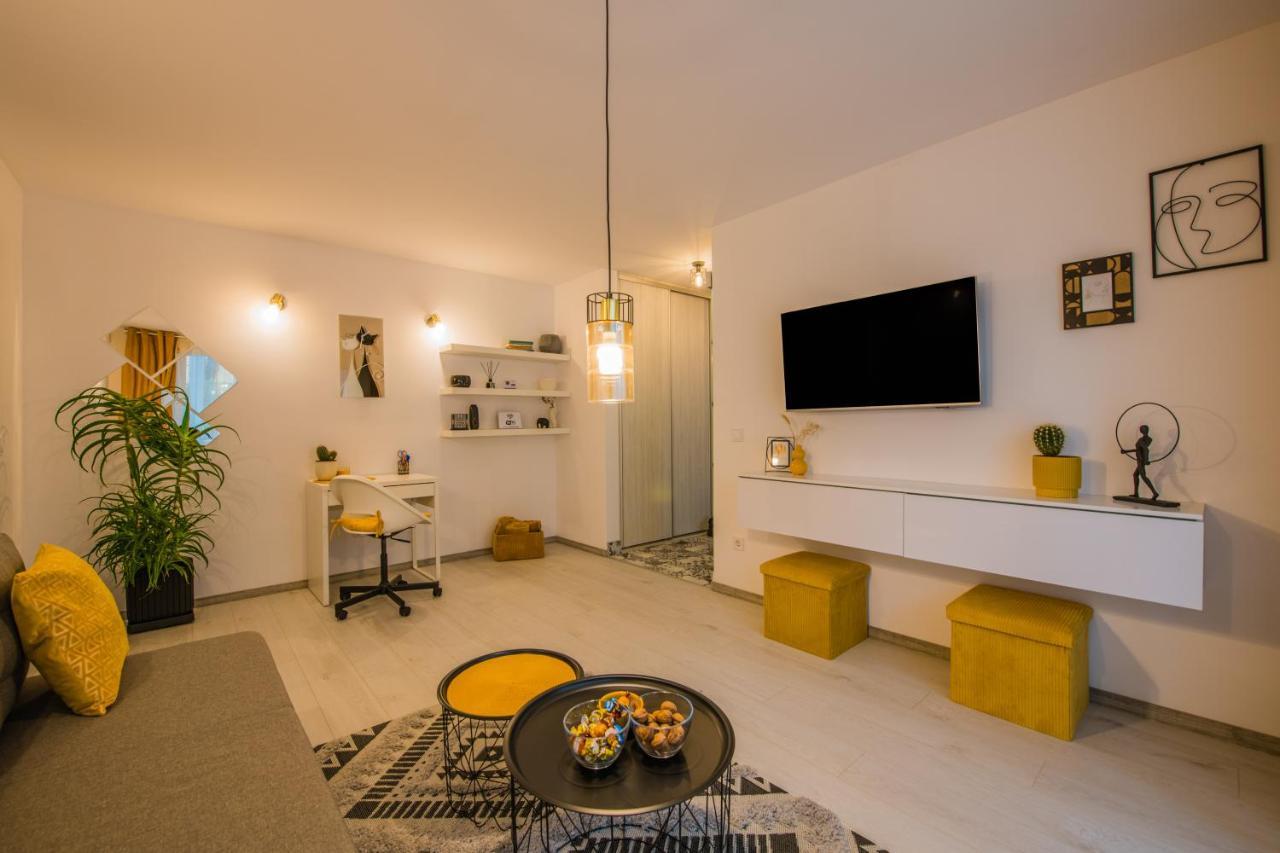 Kitty Sunflower Apartment Alba Iulia Extérieur photo