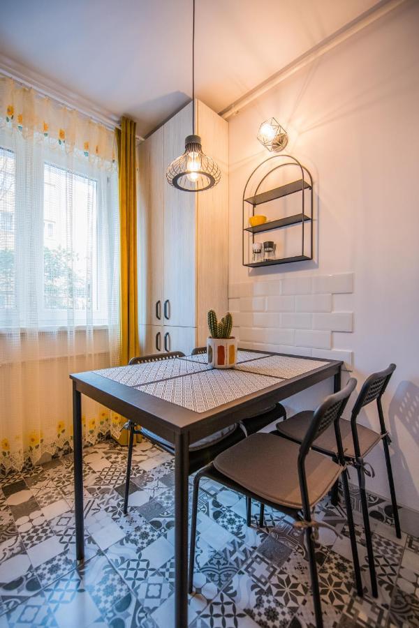 Kitty Sunflower Apartment Alba Iulia Extérieur photo