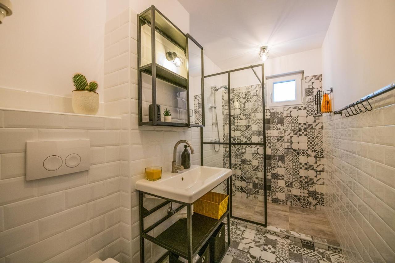 Kitty Sunflower Apartment Alba Iulia Extérieur photo